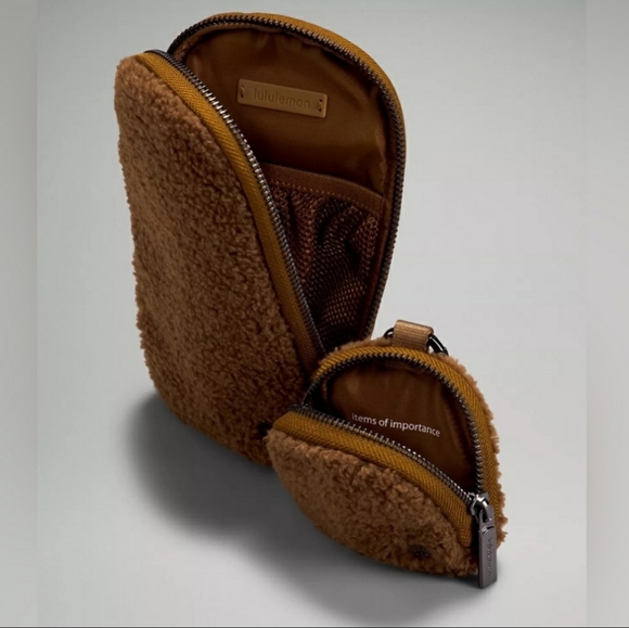 Lululemon Modular Phone Crossbody Bag Fleece Camel Brown Unisex NWT - Picture 4 of 4